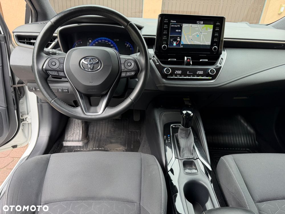 Toyota Corolla 2.0 Hybrid Executive - 17