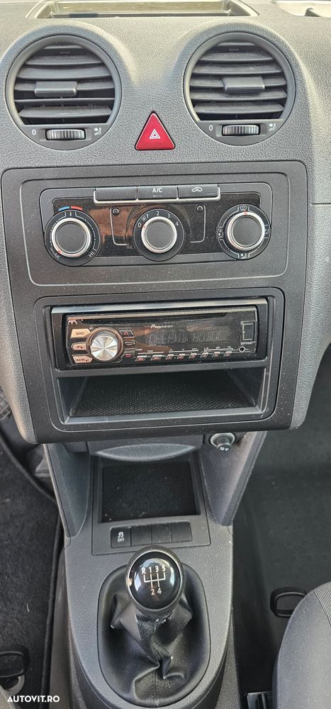 Volkswagen Caddy 1.6 TDi - 9