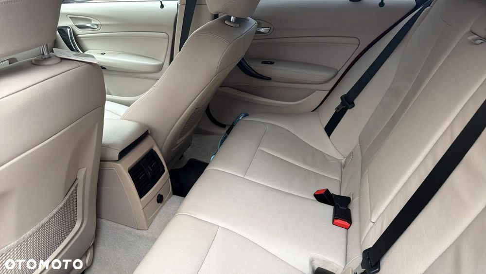 BMW Seria 1 - 32