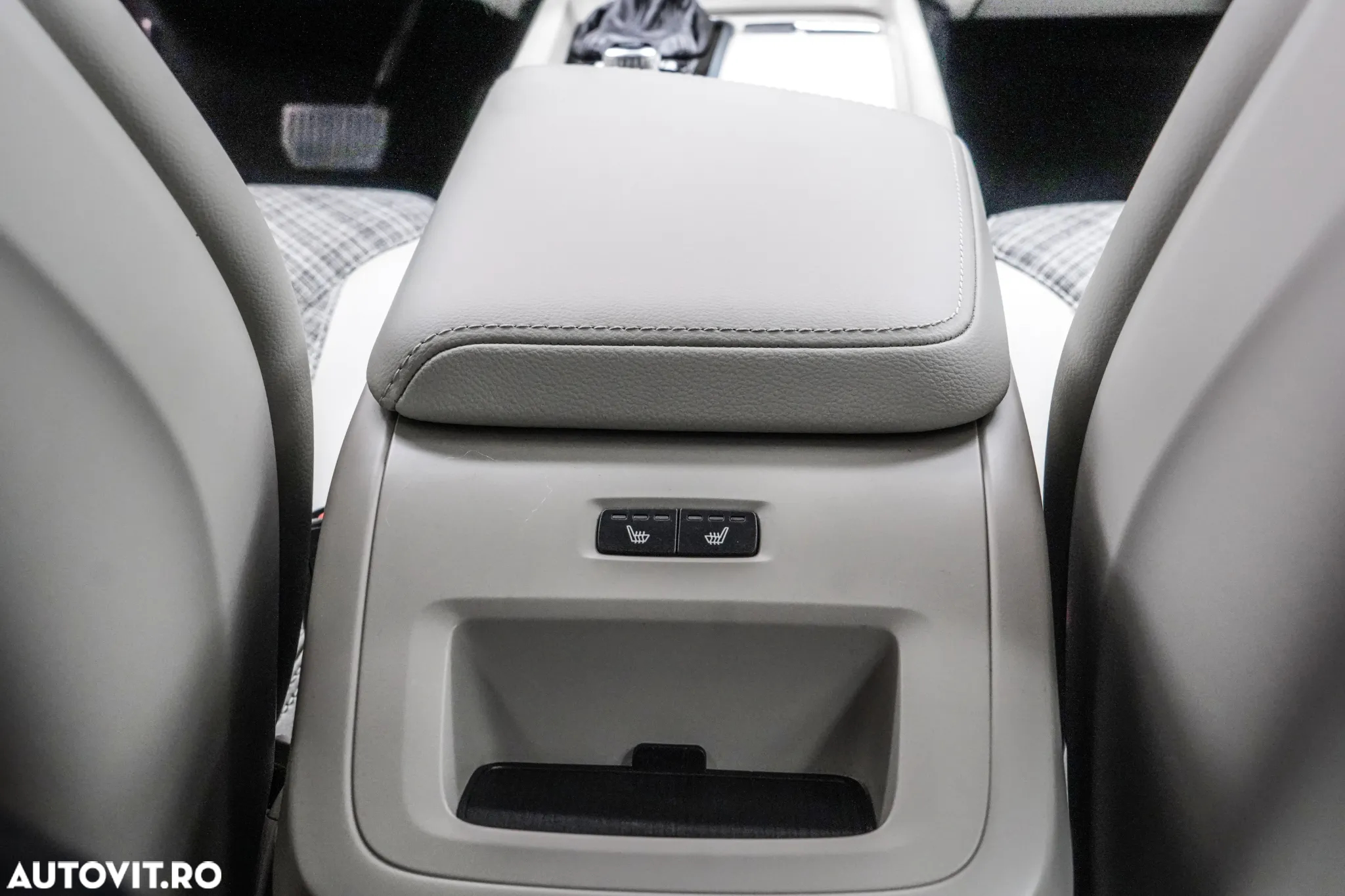 Volvo V60 D3 Momentum Pro - 21