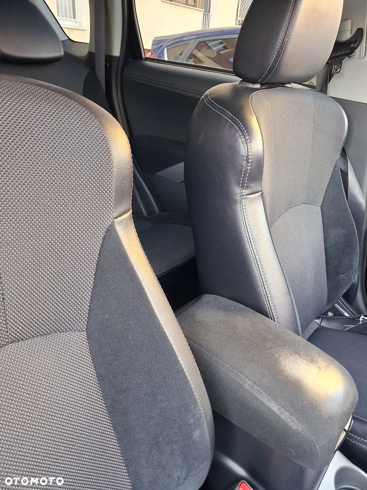 Mitsubishi Outlander 2.2 DID Intense EU5 - 13