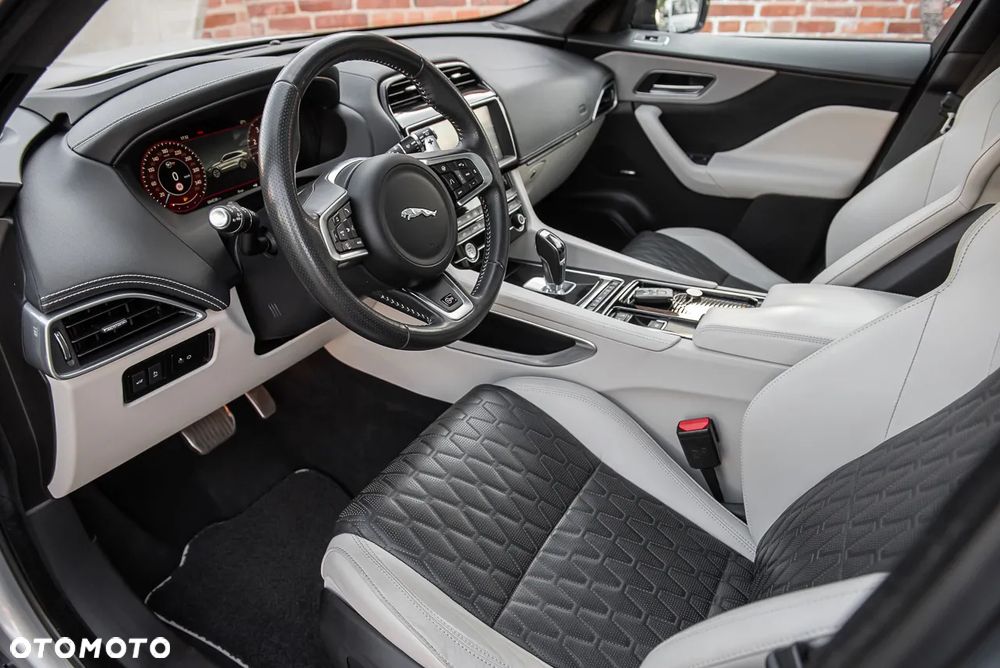 Jaguar F-Pace 5.0 V8 P550 AWD SVR - 15