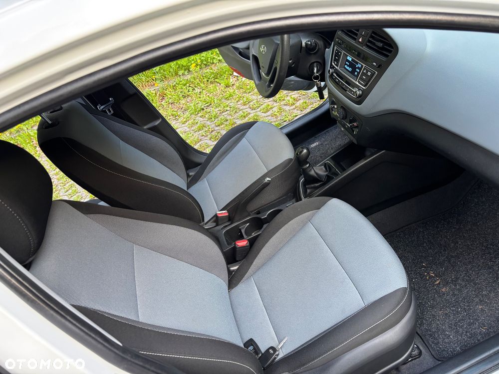 Hyundai i20 blue 1.2 Style - 11