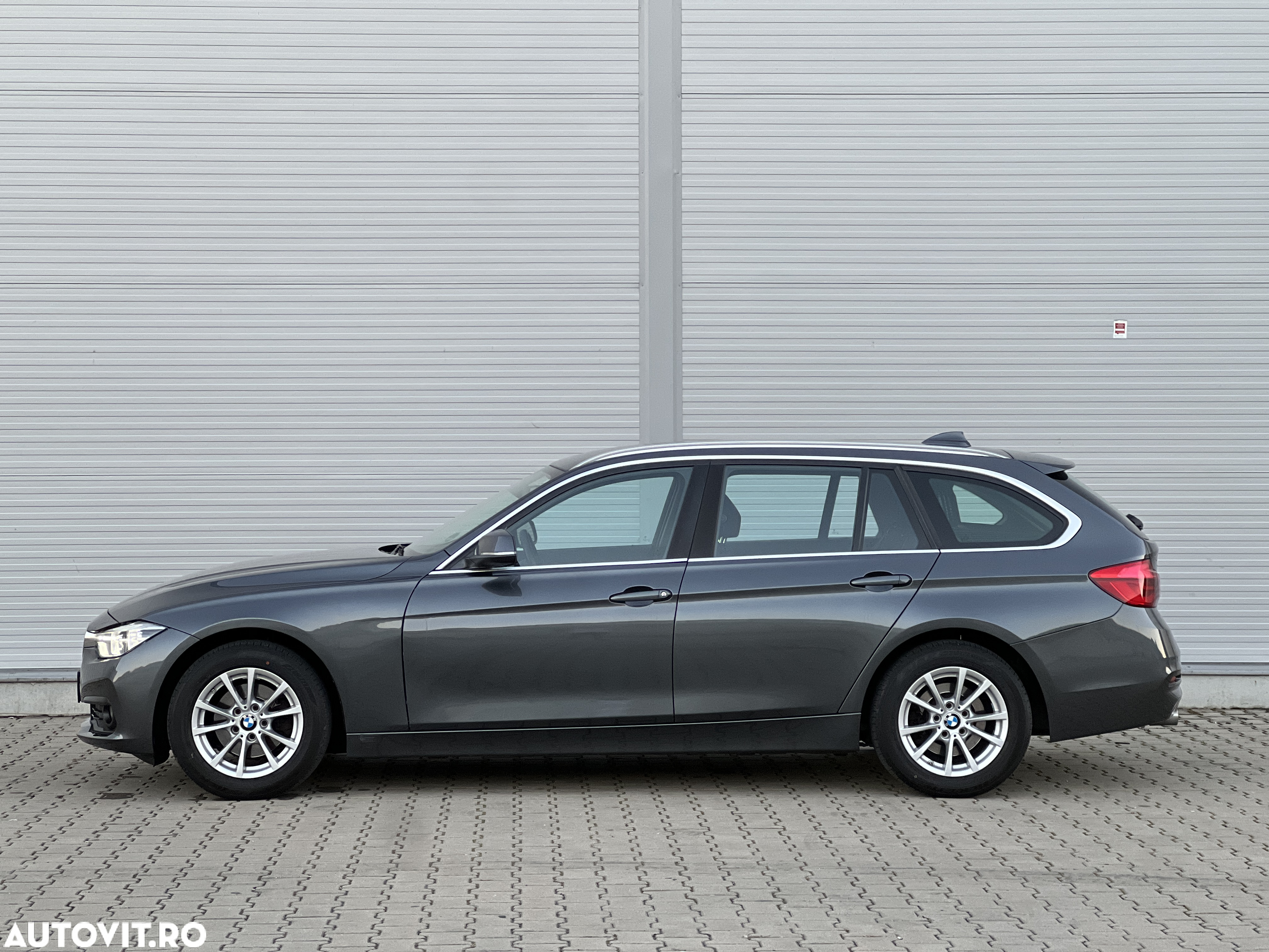 BMW Seria 3 318d Touring Advantage - 2