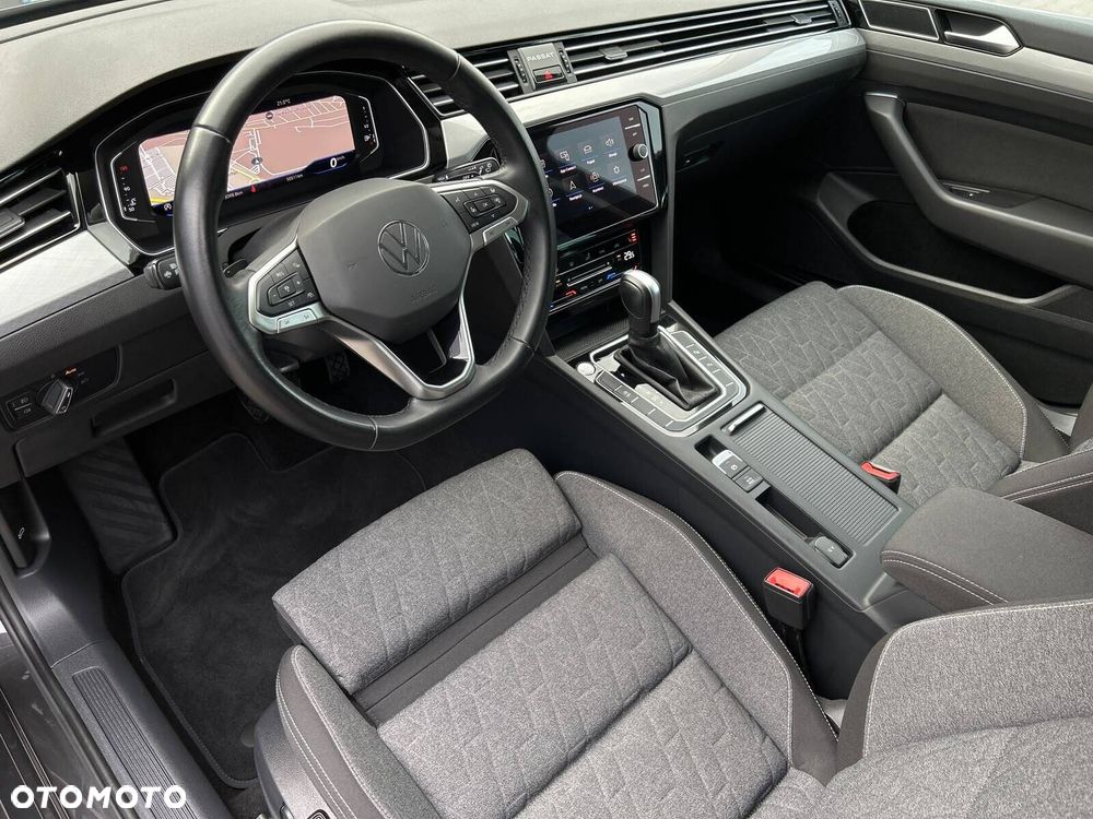 Volkswagen Passat - 8