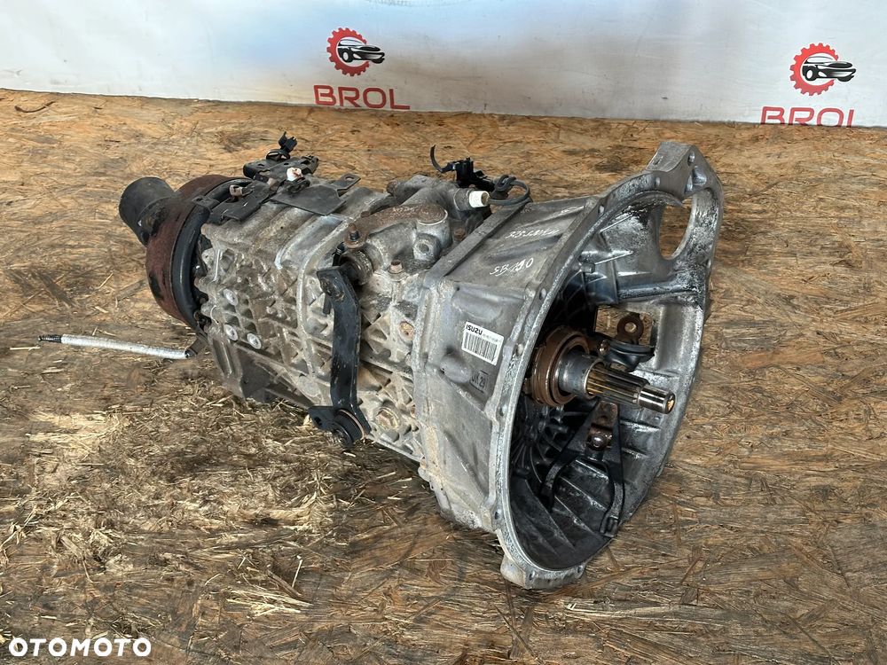 SKRZYNIA BIEGÓW ISUZU GRAFTER 3.0 D 11'  M0YMB - 1