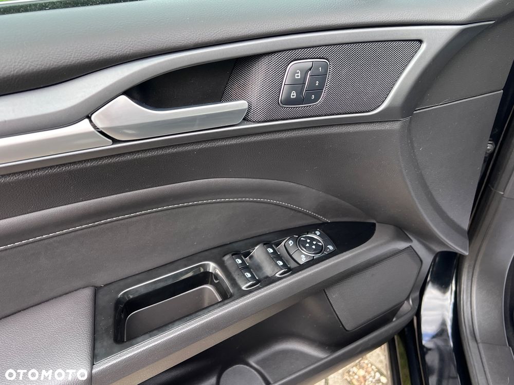 Ford Mondeo 2.0 TDCi Titanium PowerShift - 23
