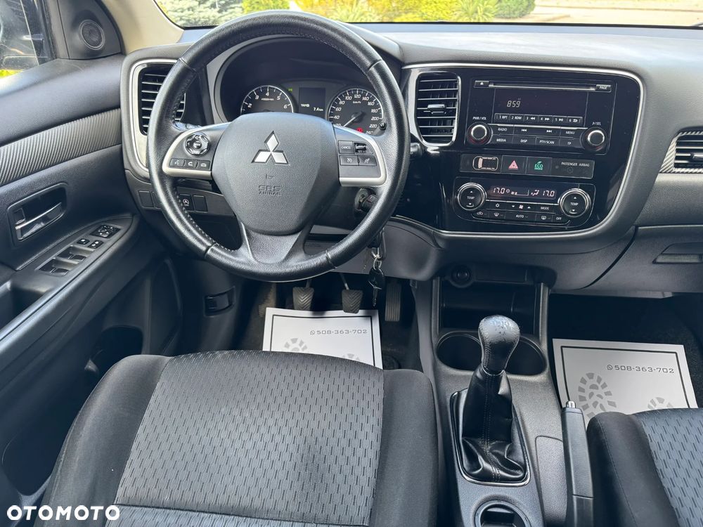 Mitsubishi Outlander 2.0 Invite + 2WD - 3