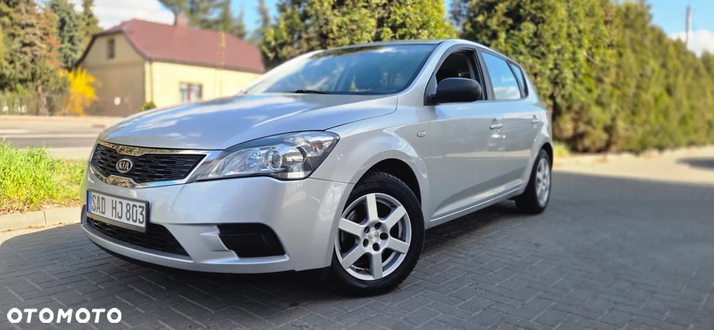 Kia Ceed 1.4 CVVT Dream-Team Edition - 3