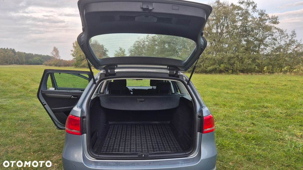 Volkswagen Passat - 10