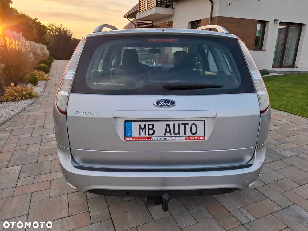 Ford Focus 1.6 16V Ghia - 17