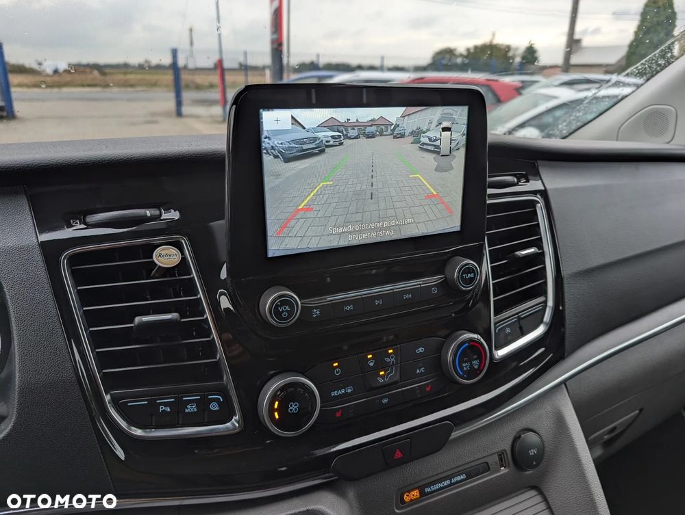 Ford Tourneo Custom 320 L2H1 VA Autm Titanium X - 33