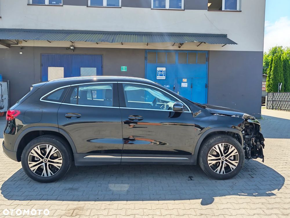 Mercedes-Benz GLA 250 e 8G-DCT Edition Plug-in-Hybrid - 4