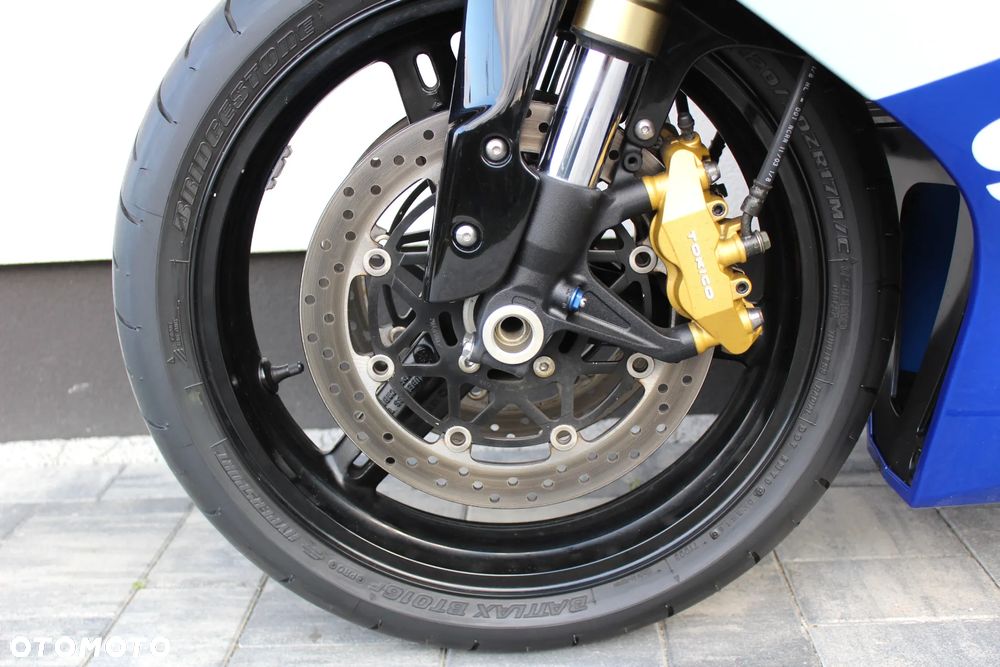 Suzuki GSX-R - 15