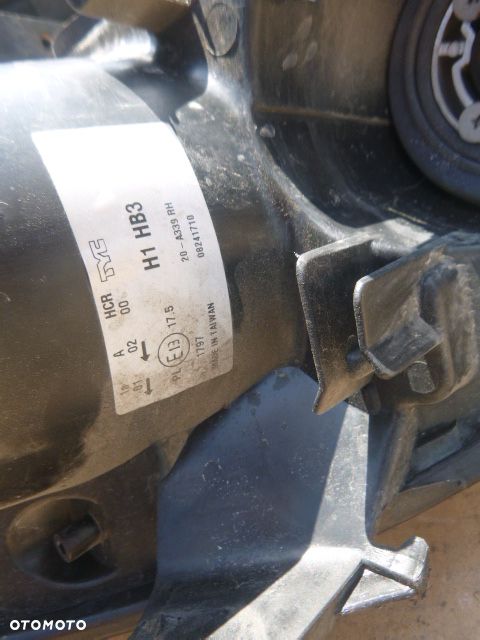 LAMPA PRAWY PRZÓD PRAWA PRZEDNIA HONDA CIVIC VII LIFT HB 5D 04-06 - 17