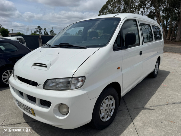 Hyundai H-1 Starex