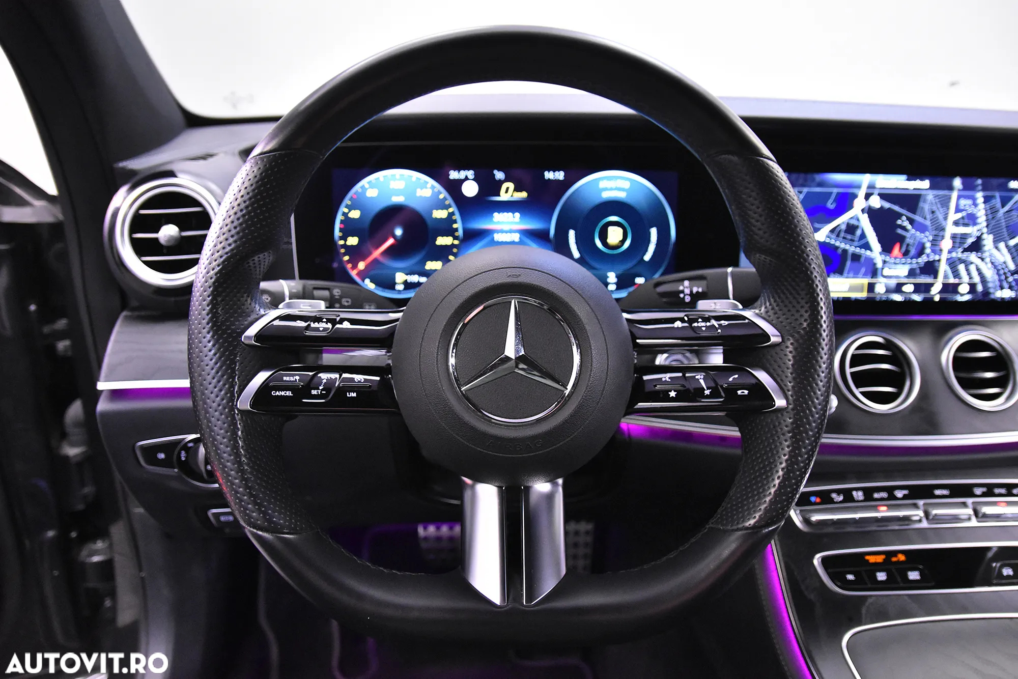 Mercedes-Benz E - 16