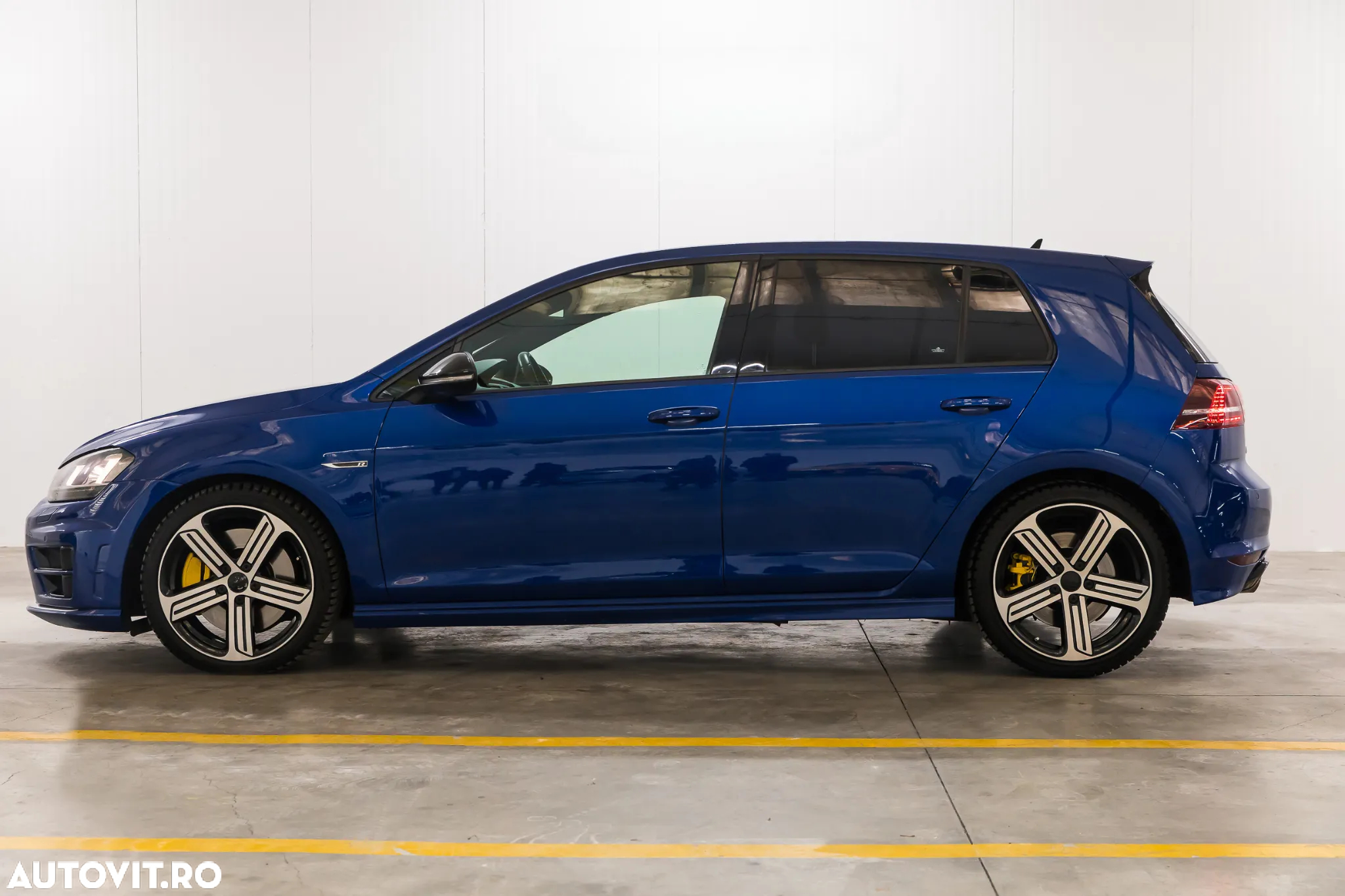 Volkswagen Golf R 2.0 TSI OPF 4Motion DSG - 3