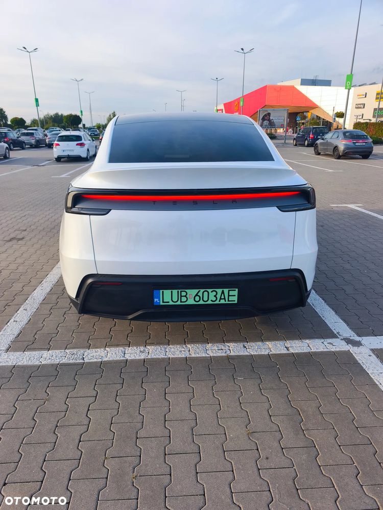 Tesla Model Y Long Range RWD - 6