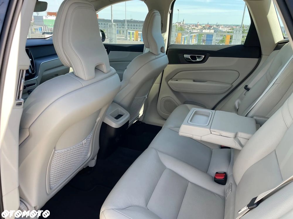 Volvo XC 60 B5 D AWD Inscription - 24