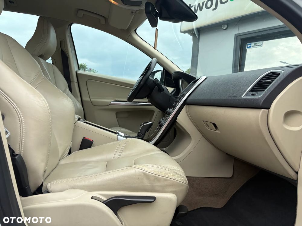 Volvo XC 60 2.4D AWD Summum - 25
