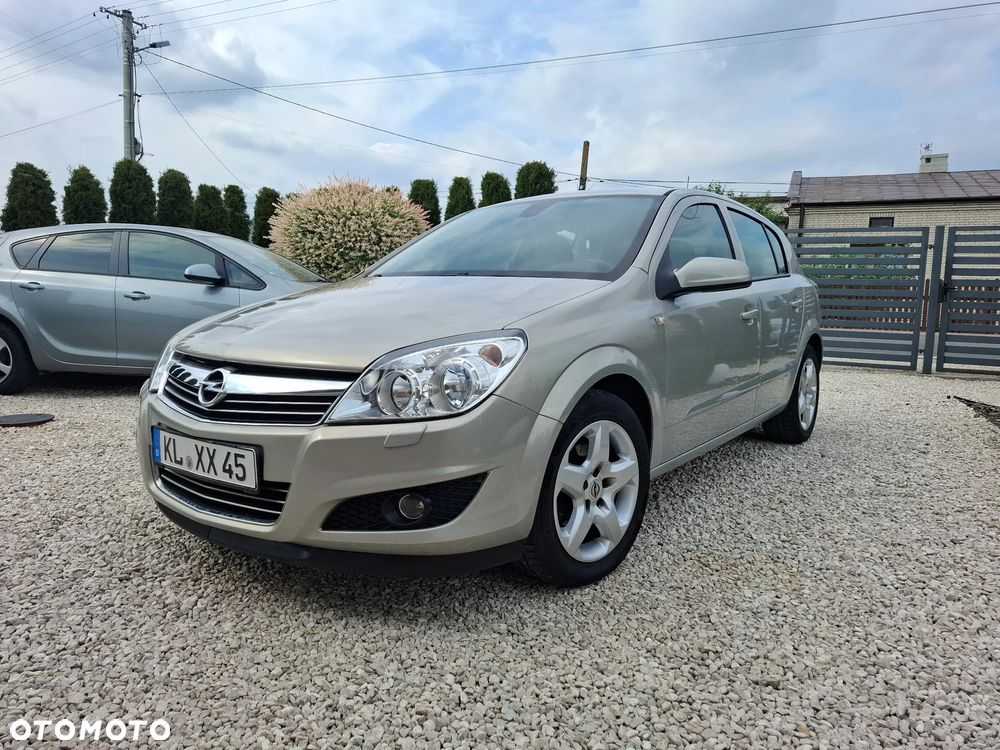 Opel Astra 1.6 NAVI - 1