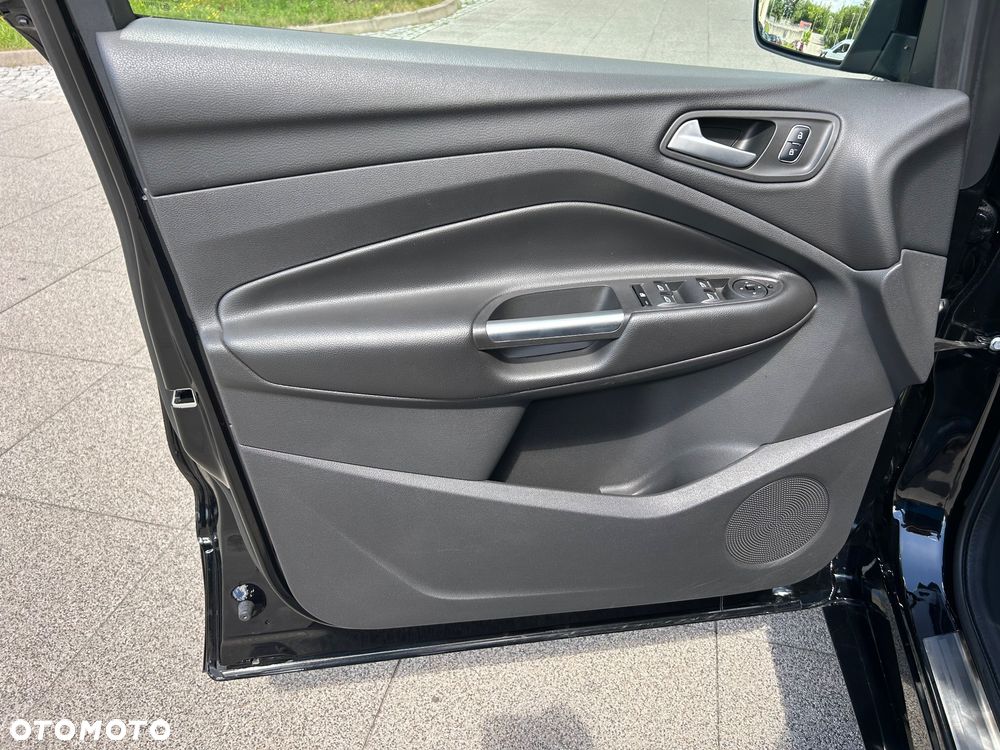 Ford Kuga 1.5 EcoBoost 2x4 Titanium - 30