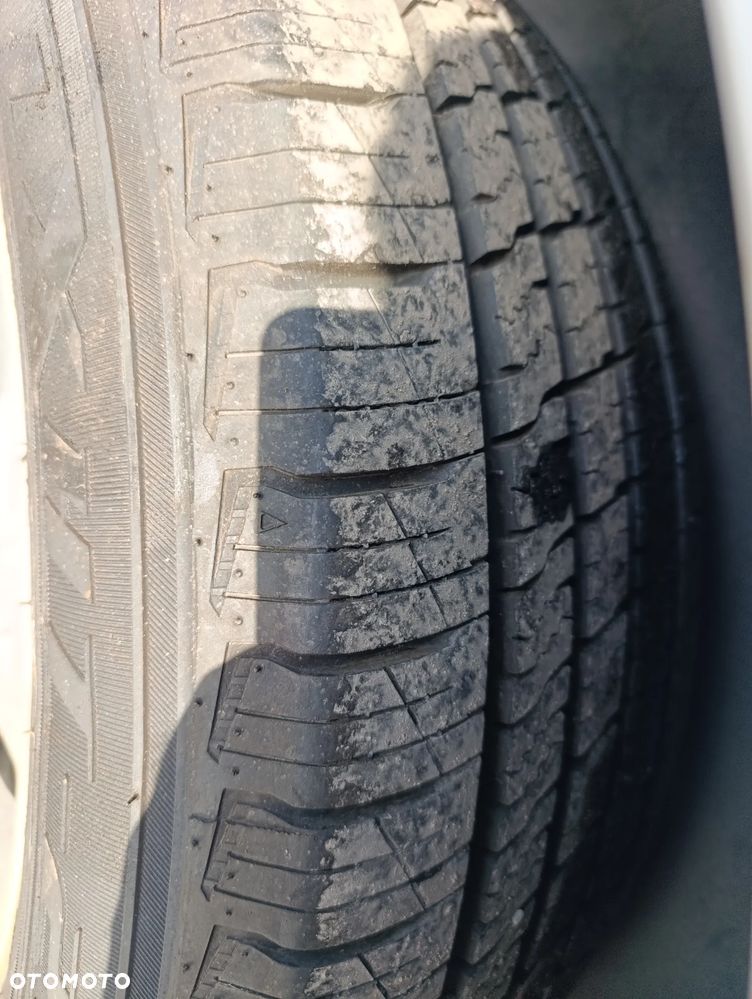 Chrysler Pacifica - 12