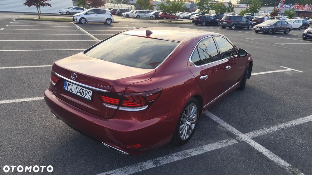 Lexus LS - 12