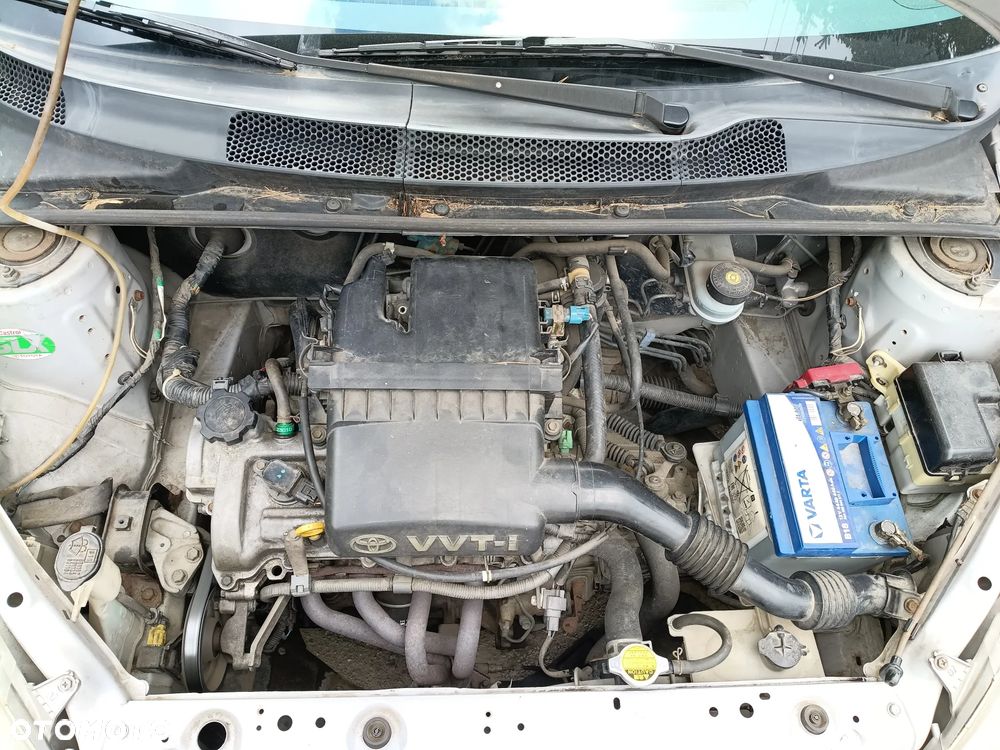 Toyota Yaris 1.0 Base - 10
