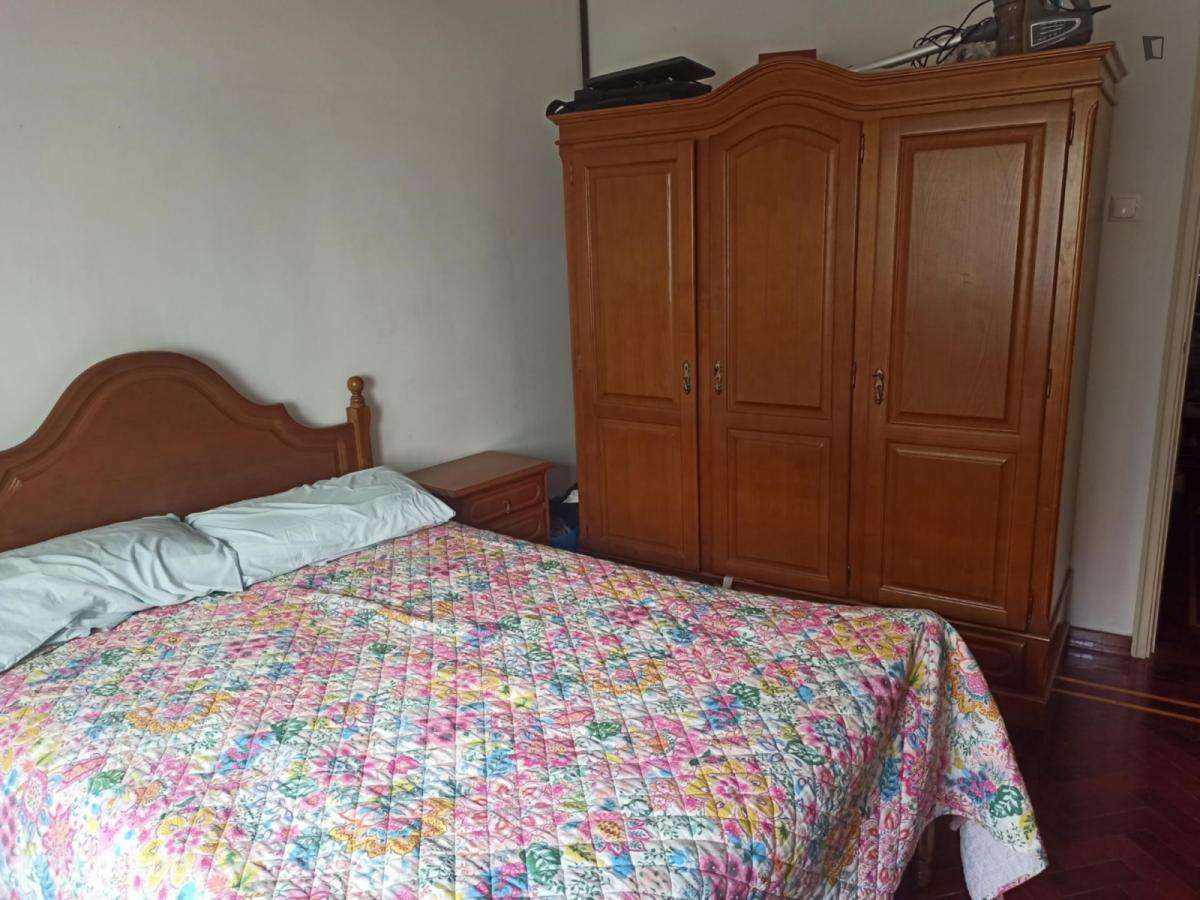 Quarto - localizado em Picoas Lisbon - Grande imagem: 3/9