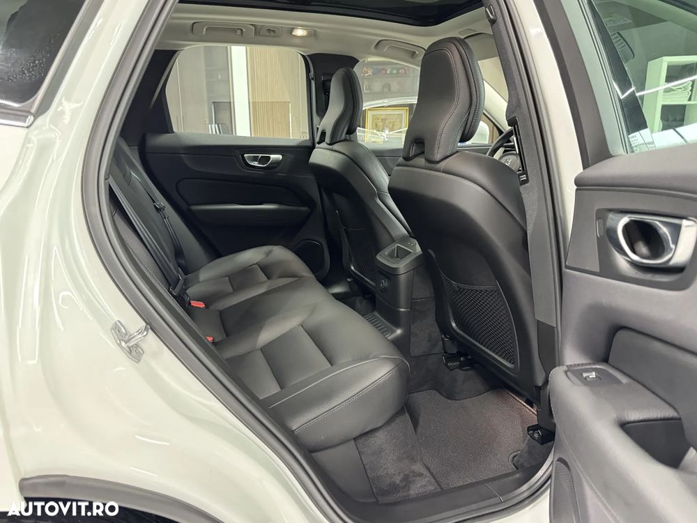Volvo XC 60 T6 AWD Recharge Geartronic Inscription - 10