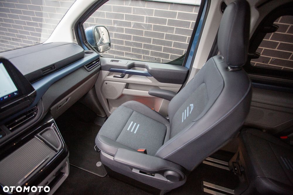 Ford Tourneo Custom - 11