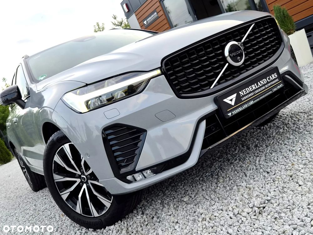 Volvo XC 60 B4 D AWD Plus Dark - 36