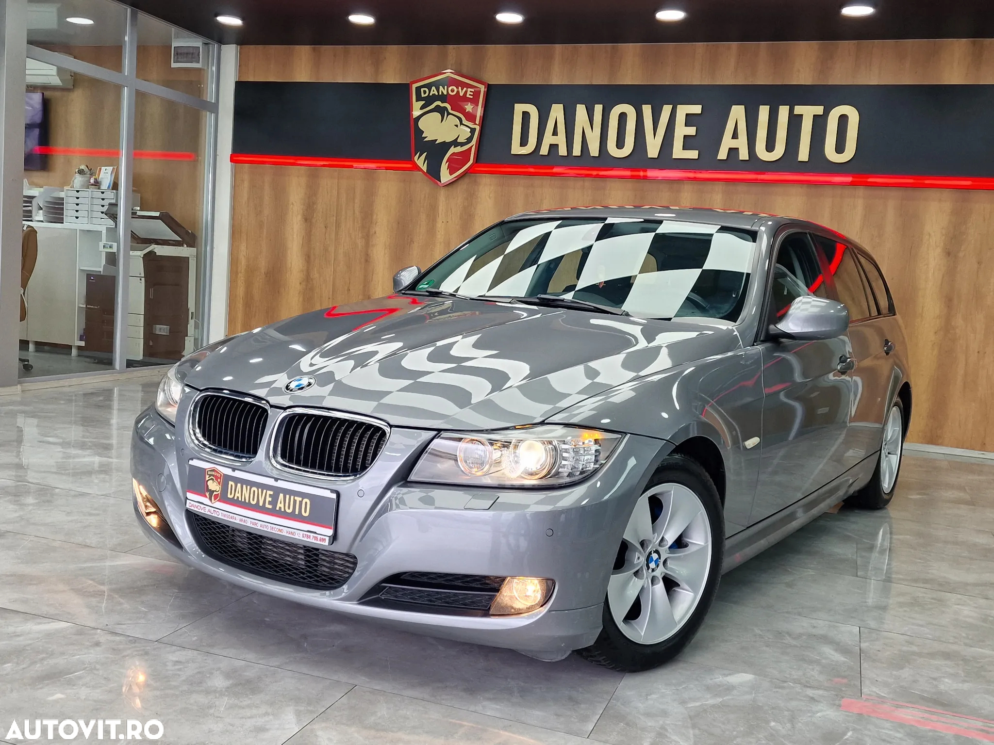 BMW Seria 3 320d DPF Touring Aut. - 9