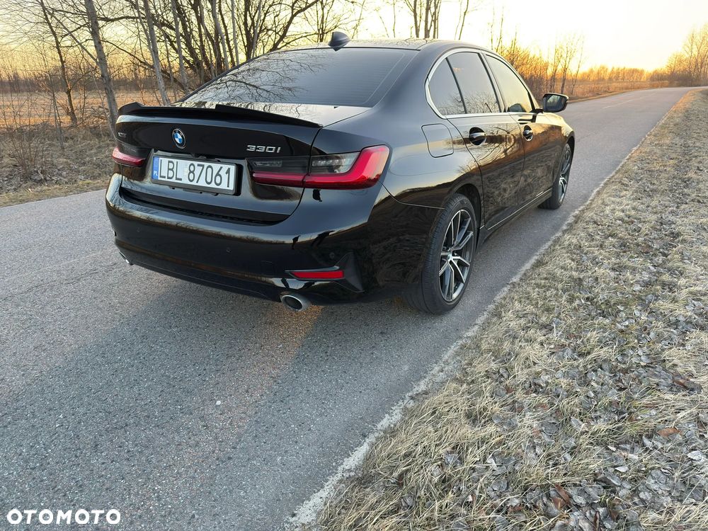 BMW Seria 3 330i xDrive Sport Line - 2