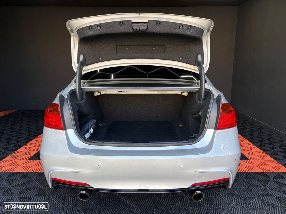 BMW 318 d Aut. Sport Line - 28