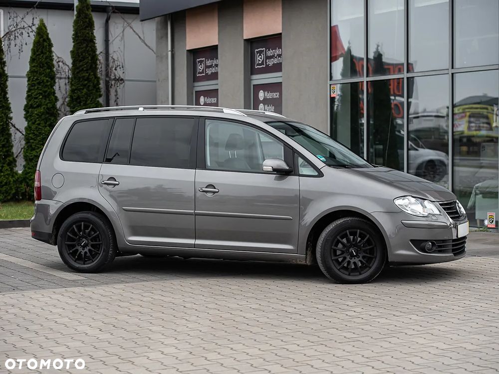 Volkswagen Touran - 3