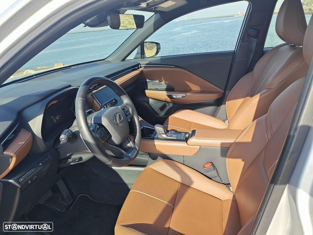Lexus LBX Relax - 16