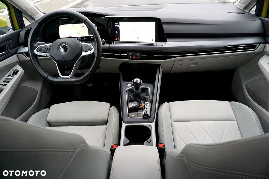 Volkswagen Golf - 32