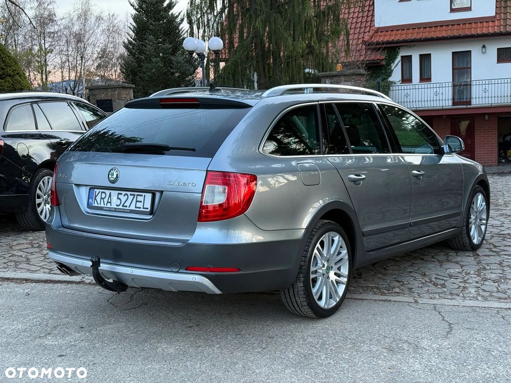 Skoda Superb 2.0 TDI 4x4 DSG Exclusive - 6