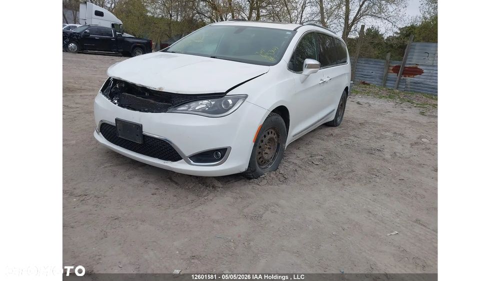 Chrysler Pacifica - 2