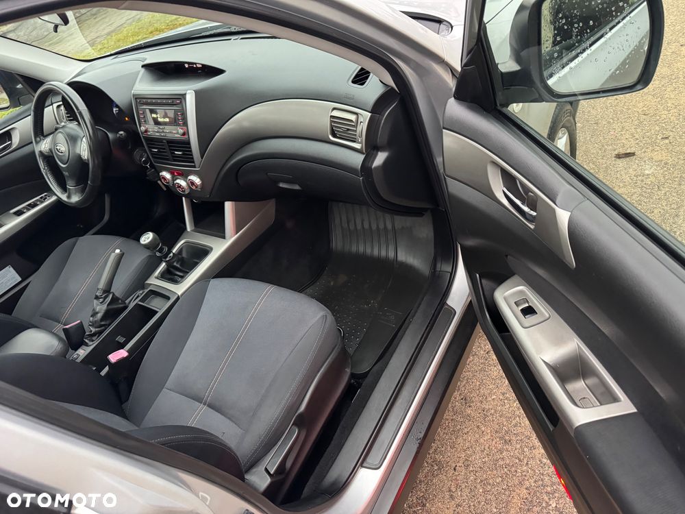 Subaru Forester 2.0D Exclusive - 37