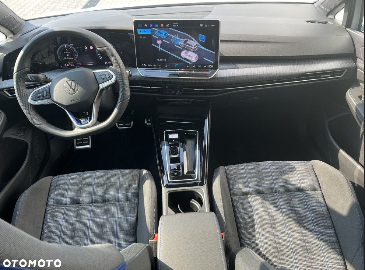 Volkswagen Golf - 23