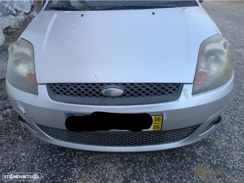 Ford Fiesta 1.4 TDCI Ambiente — fotografia 4