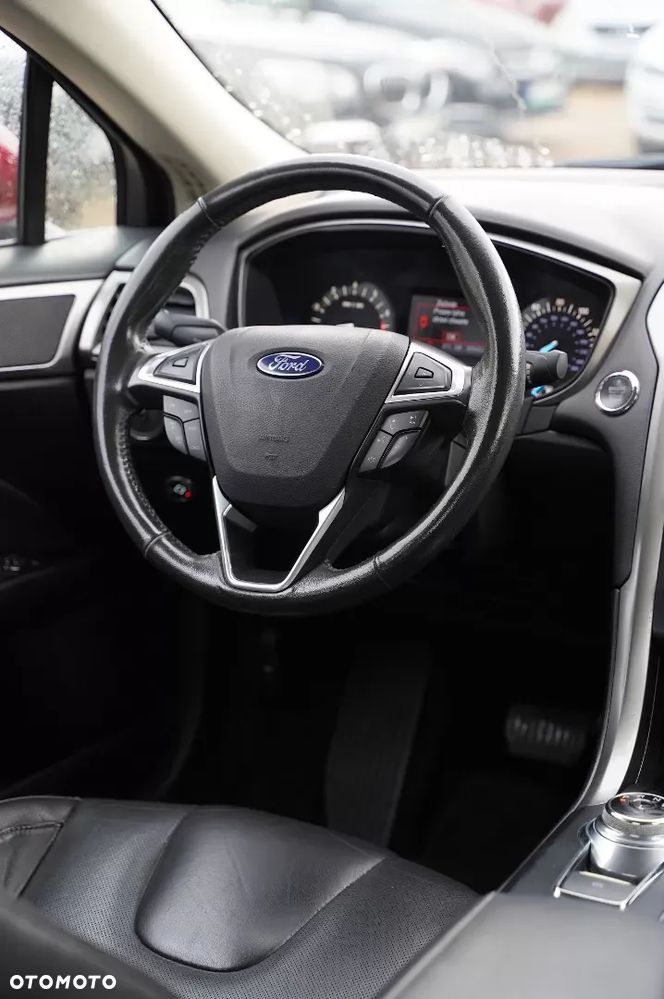 Ford Fusion - 15