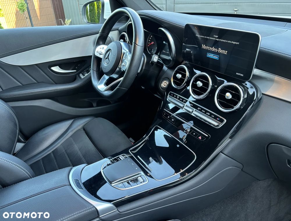 Mercedes-Benz GLC 200 4Matic 9G-TRONIC AMG Line Plus - 16