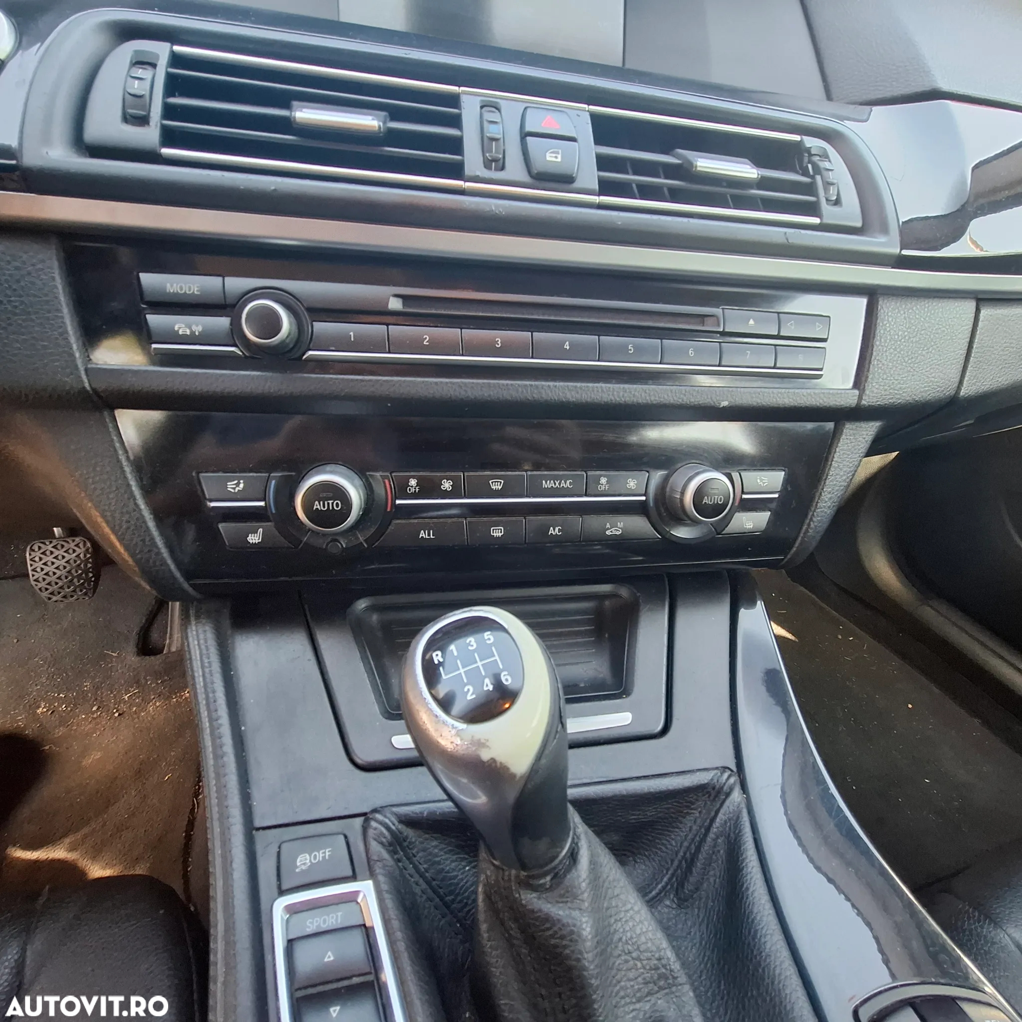 BMW Seria 5 525d Touring - 14