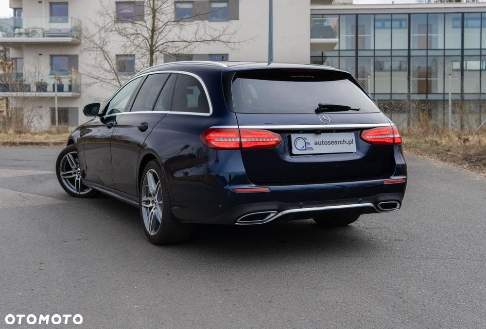Mercedes-Benz Klasa E 220 d 4Matic 9G-TRONIC AMG Line - 7