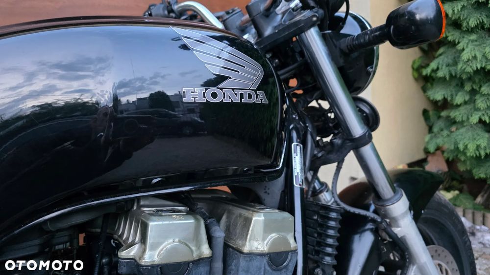 Suzuki GSX - 22